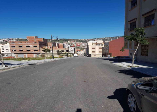 منزل مساحة 118 متر 3 طبقات 2 كرجات في طنجة بالية