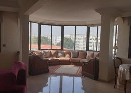 Grand appartement sans vis à vis au triangle d’or