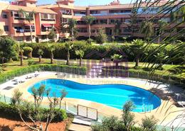 Bel appartement avec terrasse et piscine