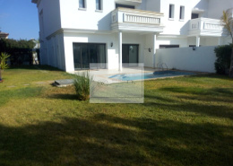 Villa moderne à louer meublée en résidence fermée-Bouskoura