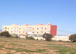 Un terrain de 2500 m2 commercial R + 2 Pour construction écoles ; projet … ..