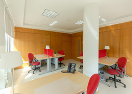 Superbes bureaux équipés et aménagés - 5 postes