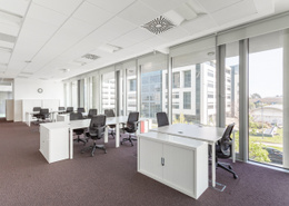 Espace de bureau ouvert pour 15 personnes