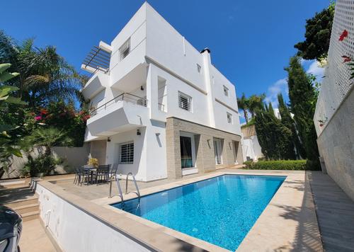 Villa - 4 pièces - 3 bathrooms for louer in Ain Diab - Casablanca