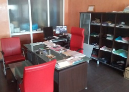 LOCAL COMMERCIAL EN PLEIN BLD ROCHE NOIRE DE 1400 m2 A LA VENTE