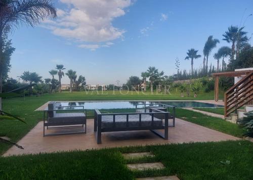 Villa - 5 pièces - 5 bathrooms for vendre in Bouskoura - Casablanca