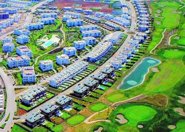 Belle villa jumelée en vente avec piscine à Bouskoura Golf City