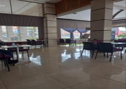 Café restaurant en plein Boulevard