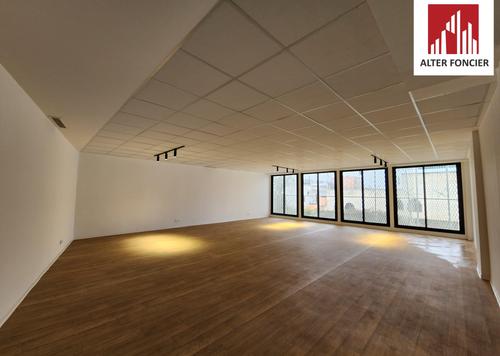Bureau neuf 106 m², Oasis