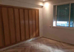 Apparemment a vendre